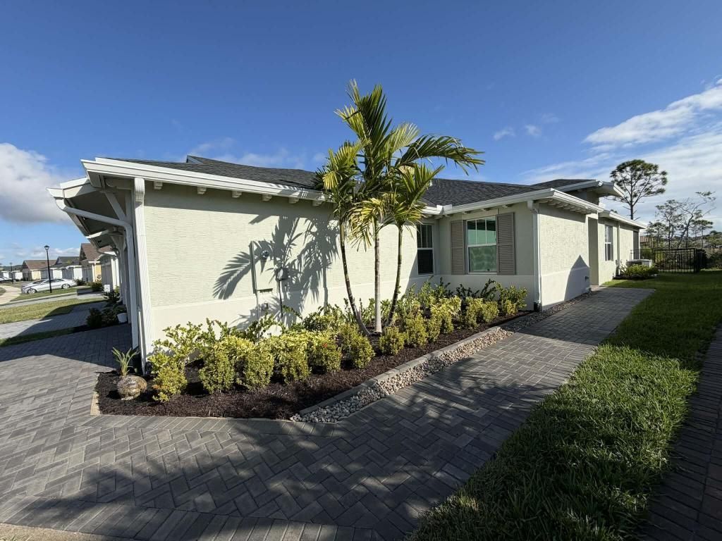 1561 SE Crosswood Way, Port Saint Lucie, FL 34984 Photo