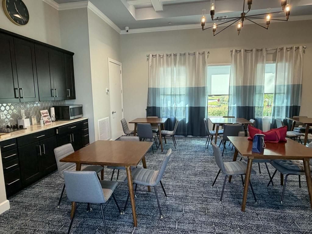 1561 SE Crosswood Way, Port Saint Lucie, FL 34984 Photo