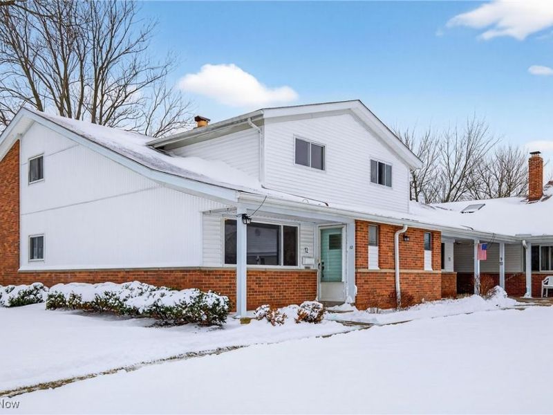 25515 Country Club Boulevard, Unit 12, North Olmsted, OH 44070 Photo 1