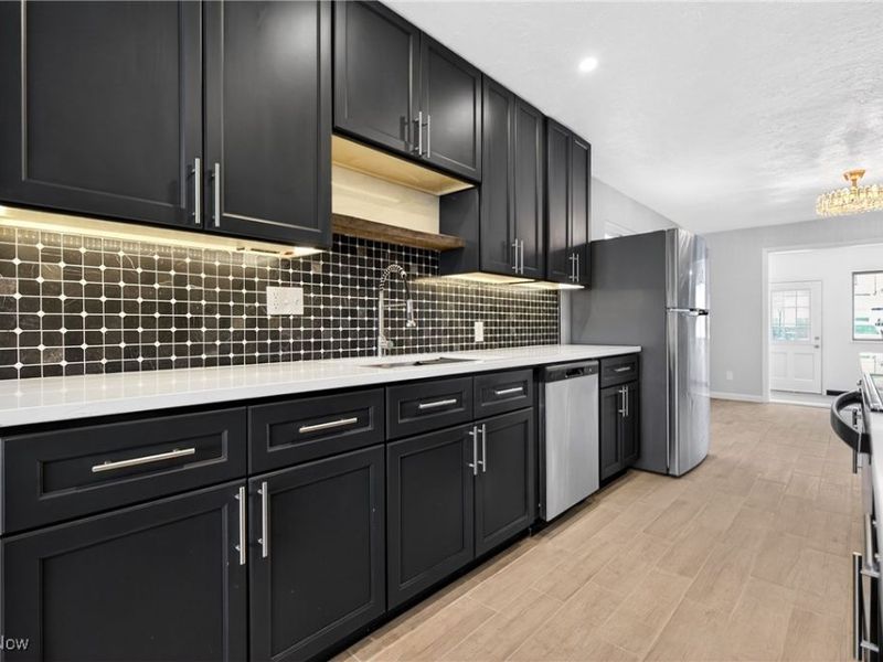 25515 Country Club Boulevard, Unit 12, North Olmsted, OH 44070 Photo 17