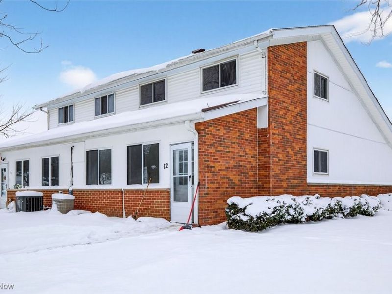 25515 Country Club Boulevard, Unit 12, North Olmsted, OH 44070 Photo 2