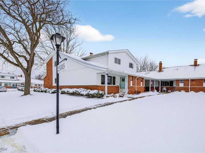 25515 Country Club Boulevard, Unit 12, North Olmsted, OH 44070 Photo 3