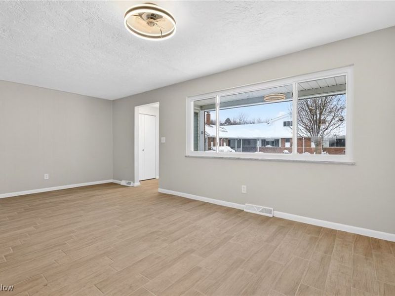 25515 Country Club Boulevard, Unit 12, North Olmsted, OH 44070 Photo 9