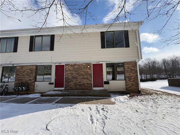 2398 Echo Valley Drive, Stow, OH 44224