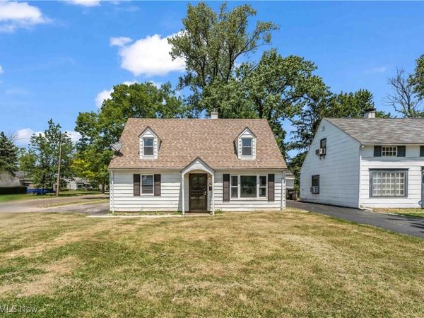 19111 Longbrook Road, Warrensville Heights, OH 44128