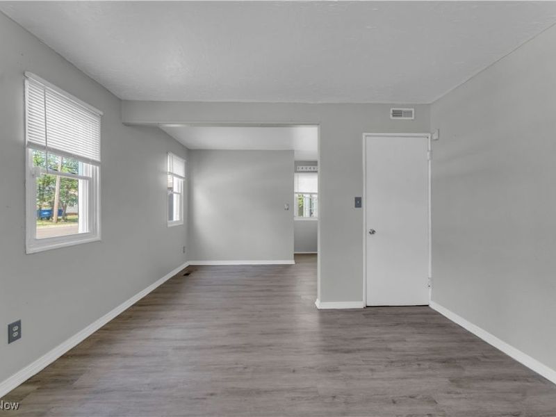 19111 Longbrook Road, Warrensville Heights, OH 44128 Photo 15