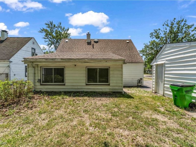 19111 Longbrook Road, Warrensville Heights, OH 44128 Photo 22