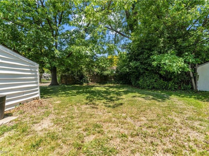 19111 Longbrook Road, Warrensville Heights, OH 44128 Photo 23