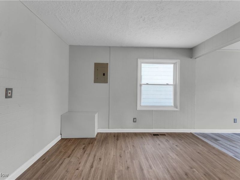 19111 Longbrook Road, Warrensville Heights, OH 44128 Photo 9