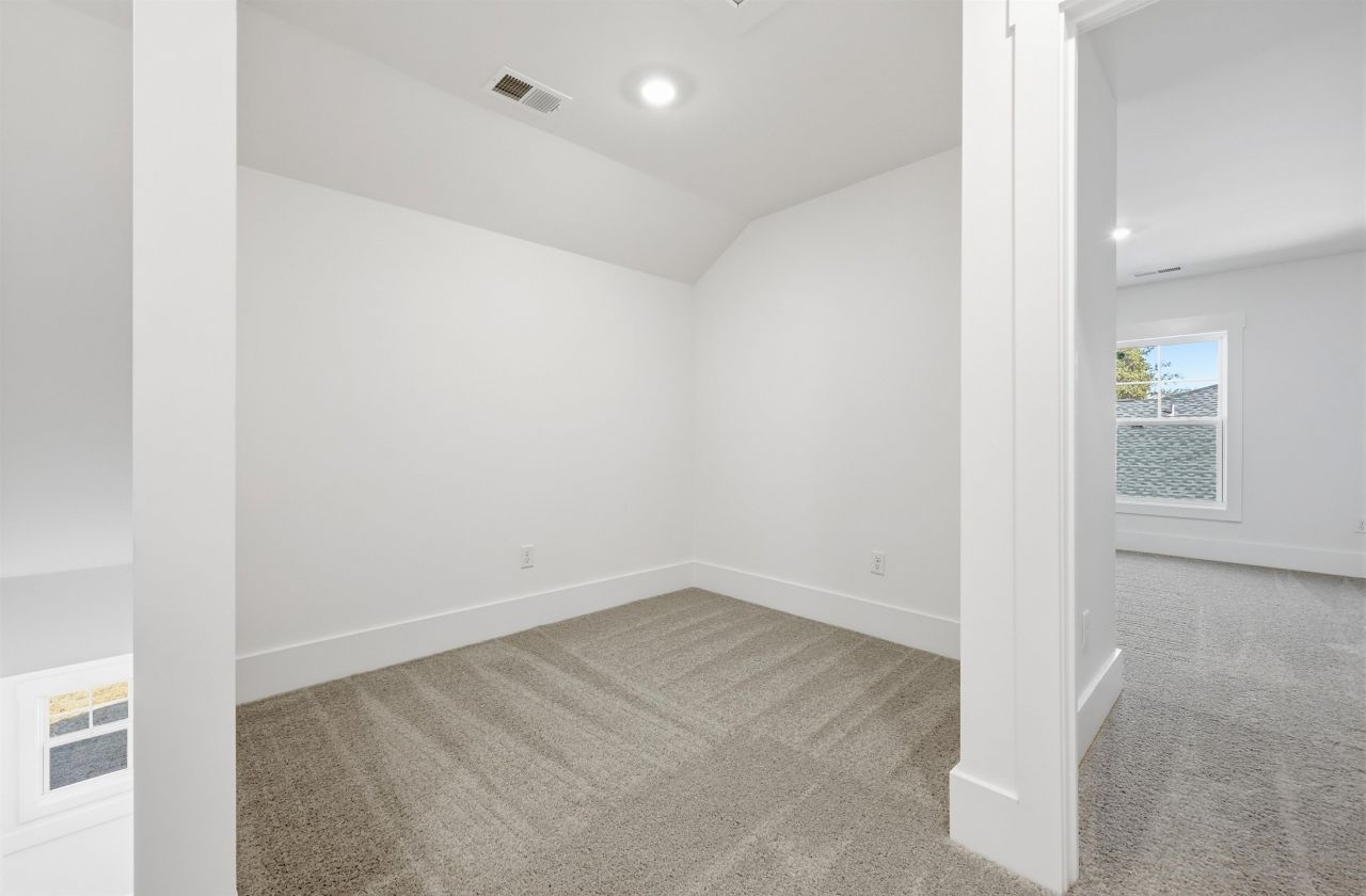 427 White Willow Way Photo 22