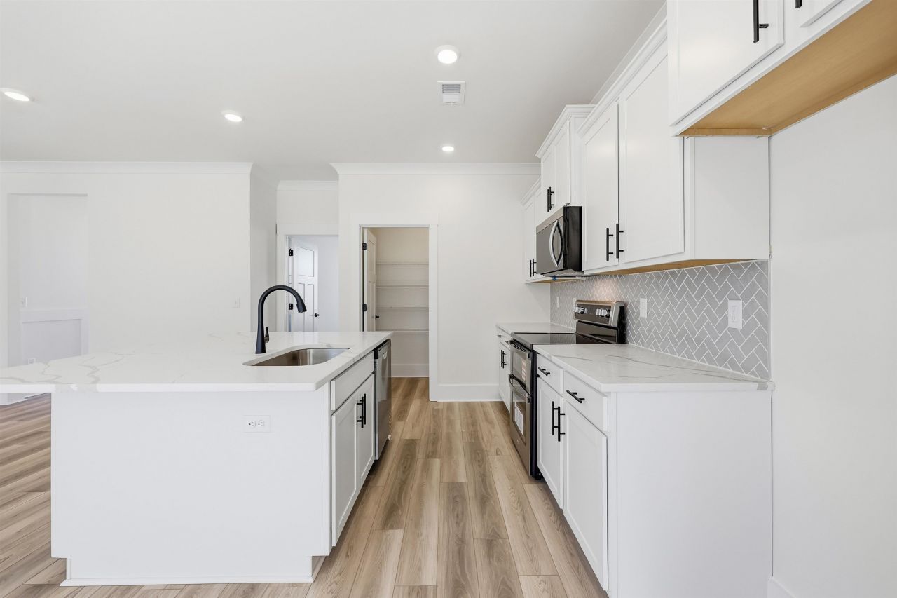 427 White Willow Way Photo 4