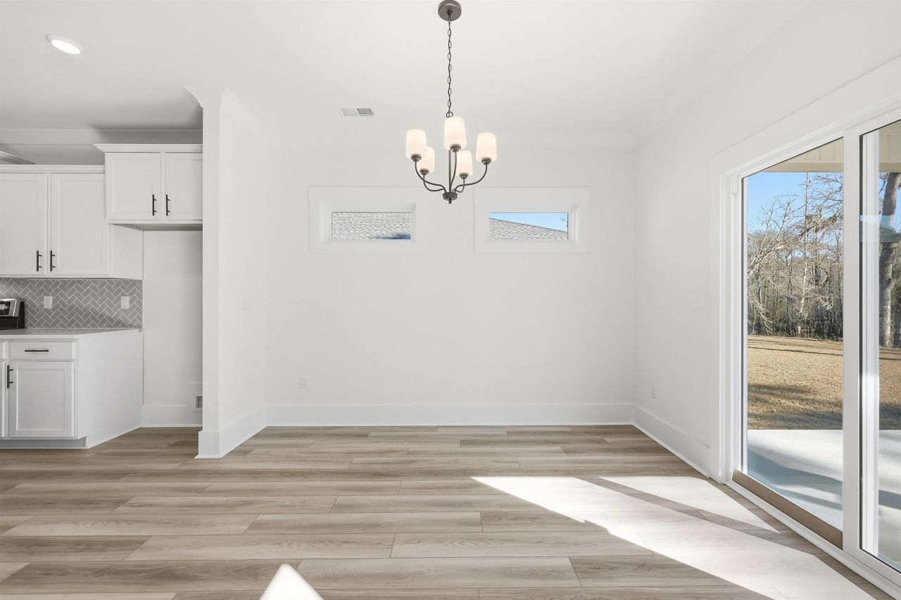 427 White Willow Way Photo 8