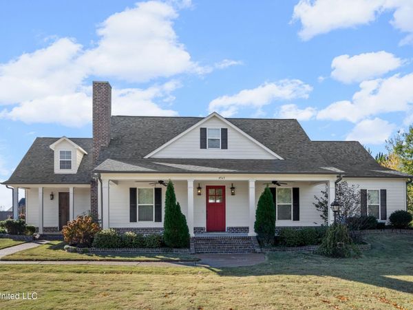 4565 Pleasant Breeze Drive, Olive Branch, MS 38654