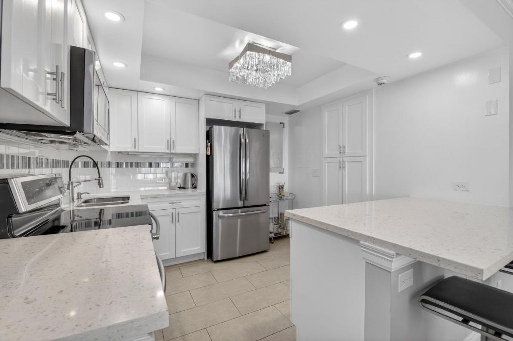 555 SE 6th Avenue, Unit 9g, Delray Beach, FL 33483 Photo