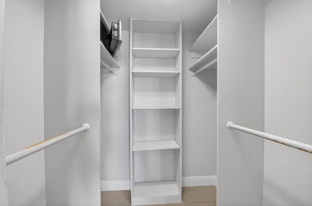 555 SE 6th Avenue, Unit 9g, Delray Beach, FL 33483 Photo