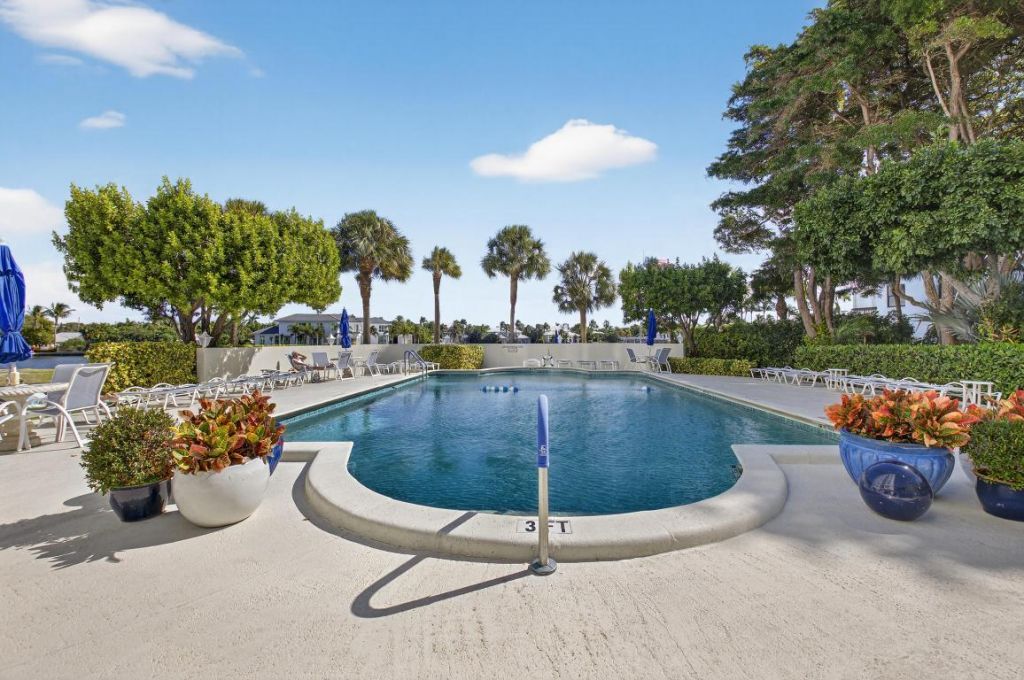 555 SE 6th Avenue, Unit 9g, Delray Beach, FL 33483 Photo