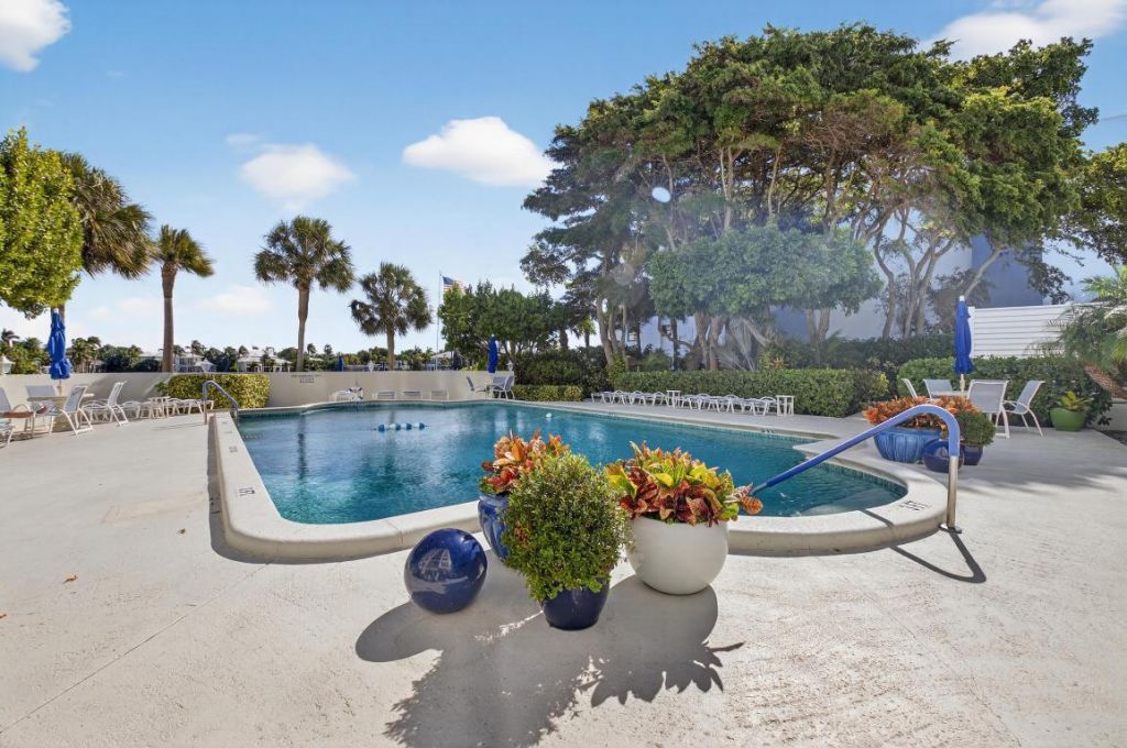 555 SE 6th Avenue, Unit 9g, Delray Beach, FL 33483 Photo