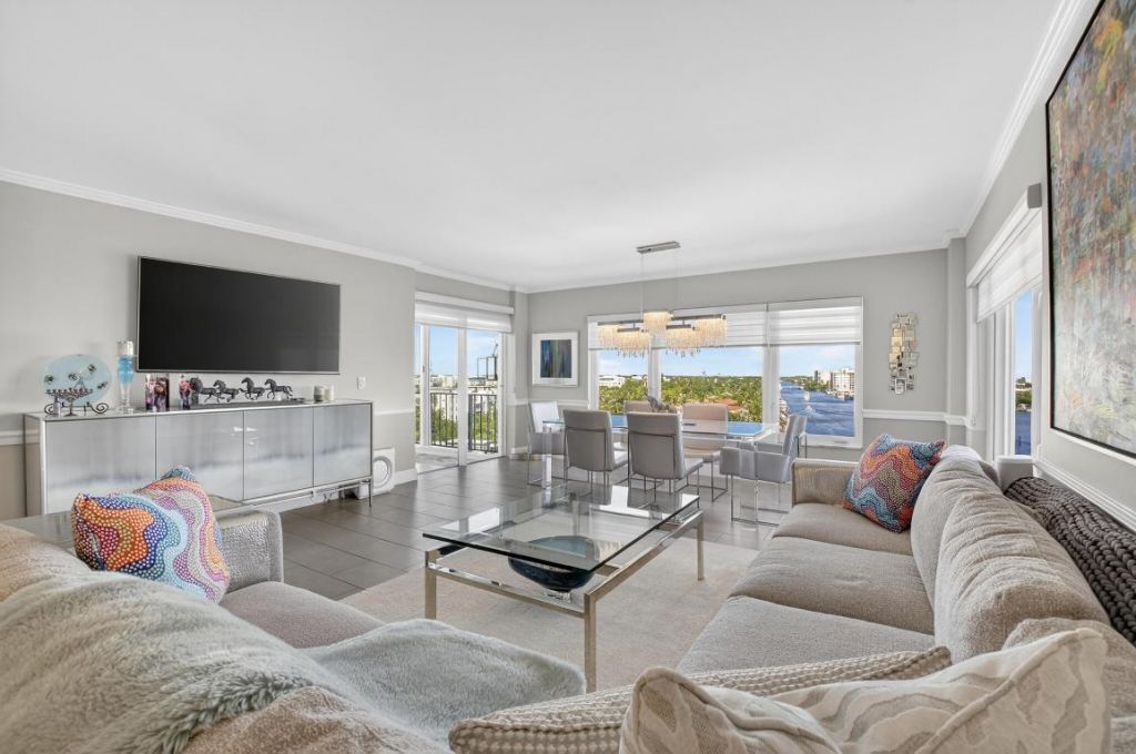 555 SE 6th Avenue, Unit 9g, Delray Beach, FL 33483 Photo