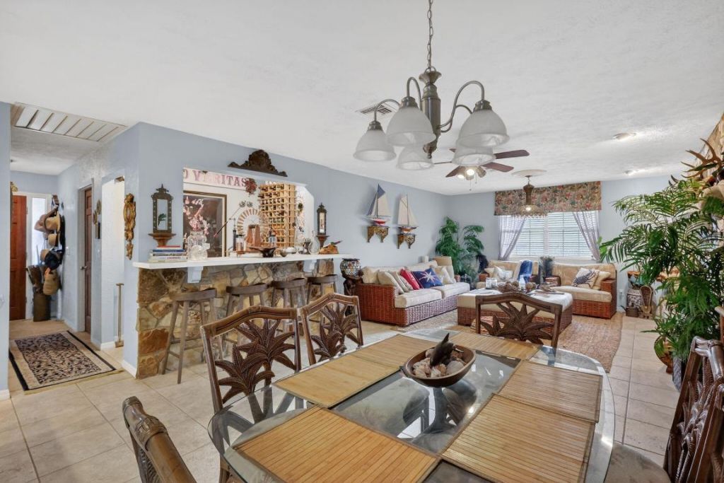 1207 SE Palm Beach Road, Port Saint Lucie, FL 34952 Photo