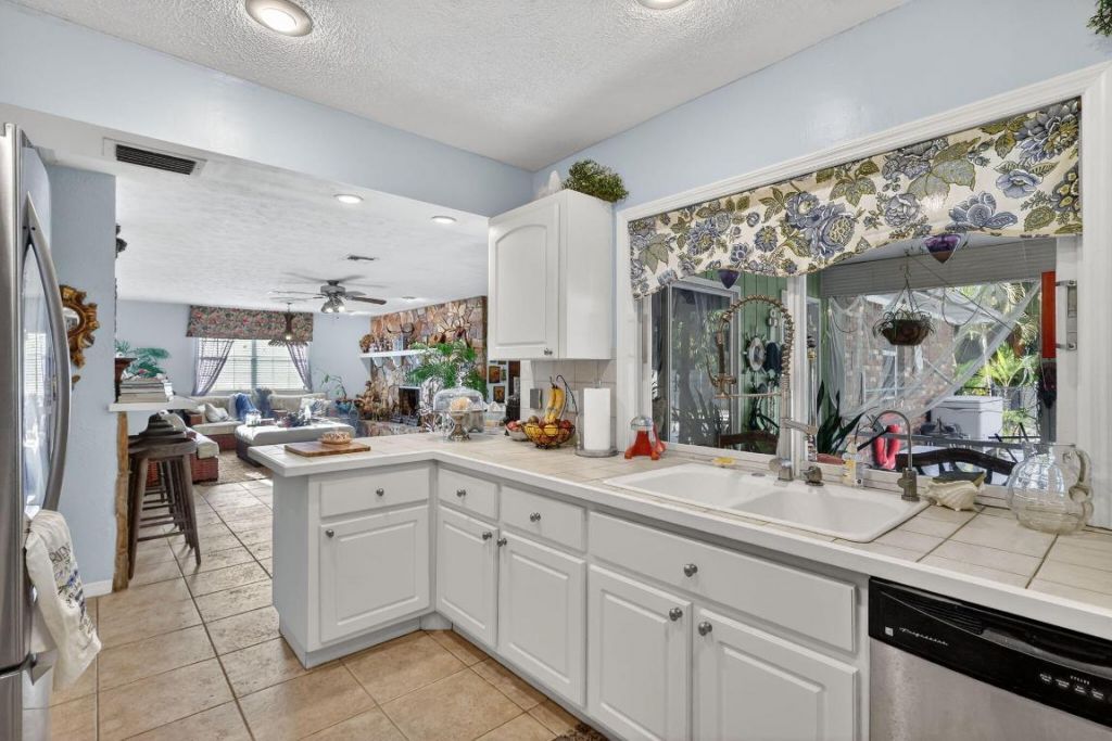 1207 SE Palm Beach Road, Port Saint Lucie, FL 34952 Photo