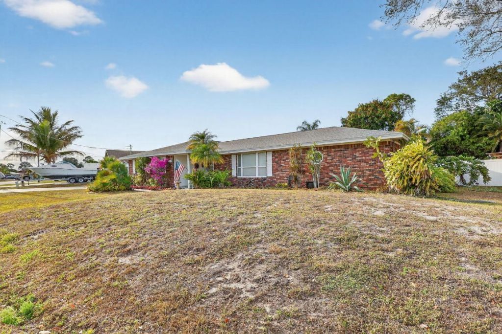 1207 SE Palm Beach Road, Port Saint Lucie, FL 34952 Photo