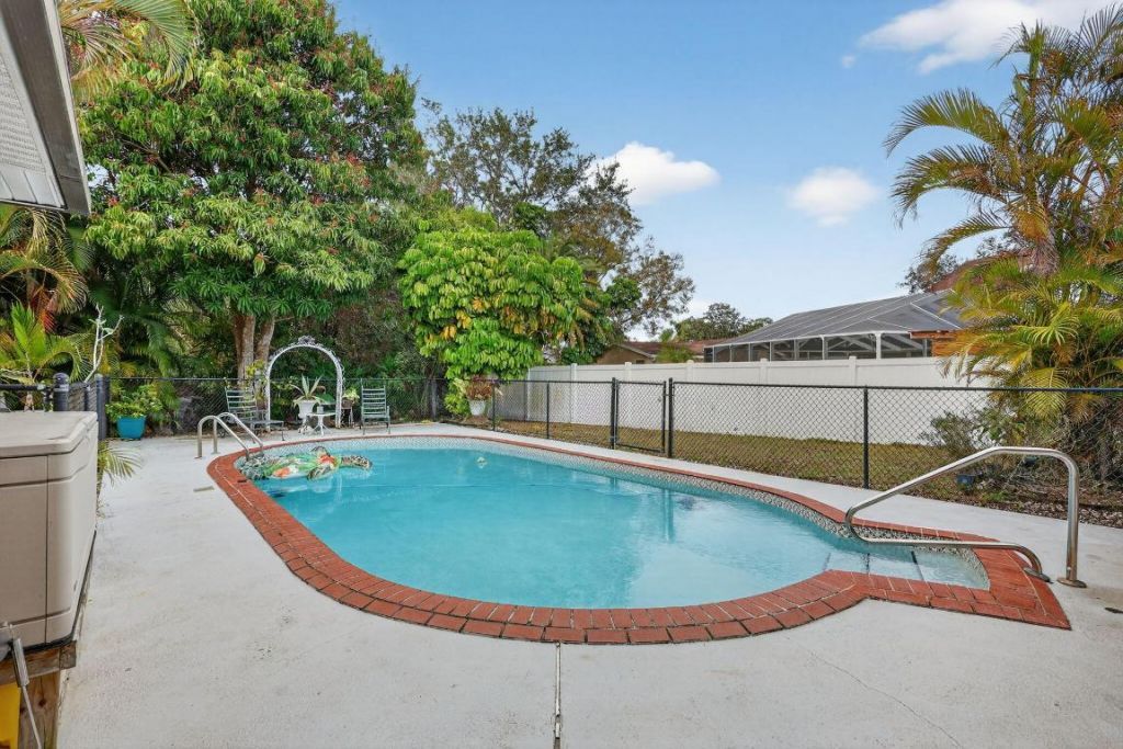 1207 SE Palm Beach Road, Port Saint Lucie, FL 34952 Photo