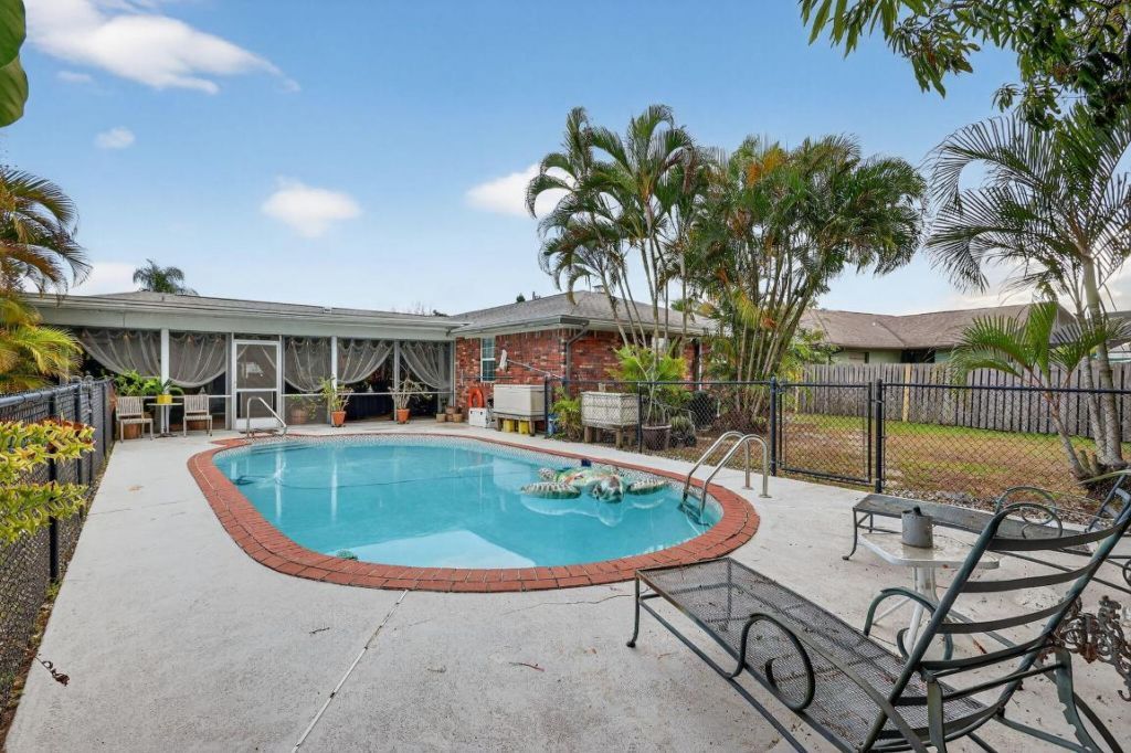 1207 SE Palm Beach Road, Port Saint Lucie, FL 34952 Photo