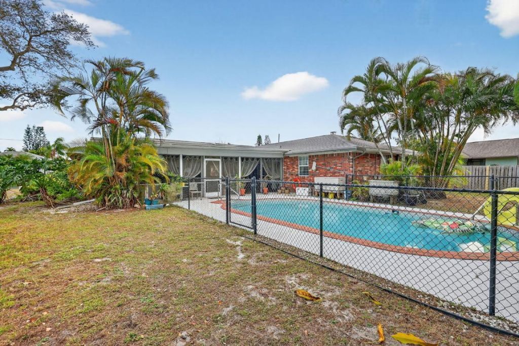 1207 SE Palm Beach Road, Port Saint Lucie, FL 34952 Photo