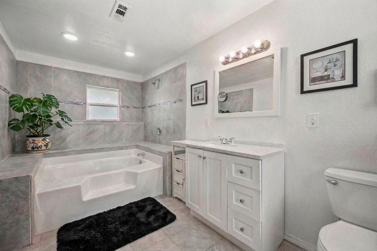 216 Mary Drive Photo 10