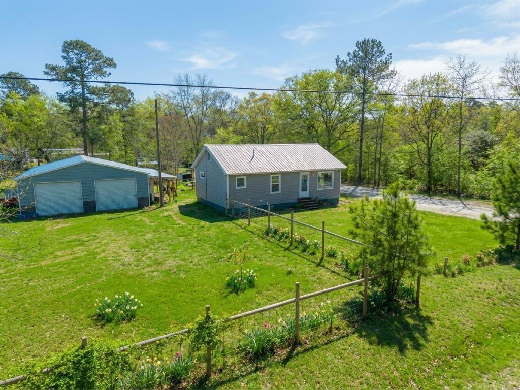 216 Mary Drive Photo 4