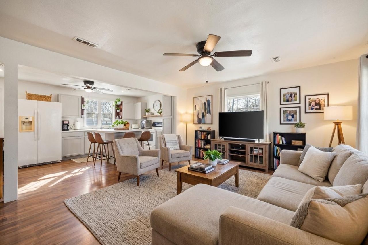 216 Mary Drive Photo 8