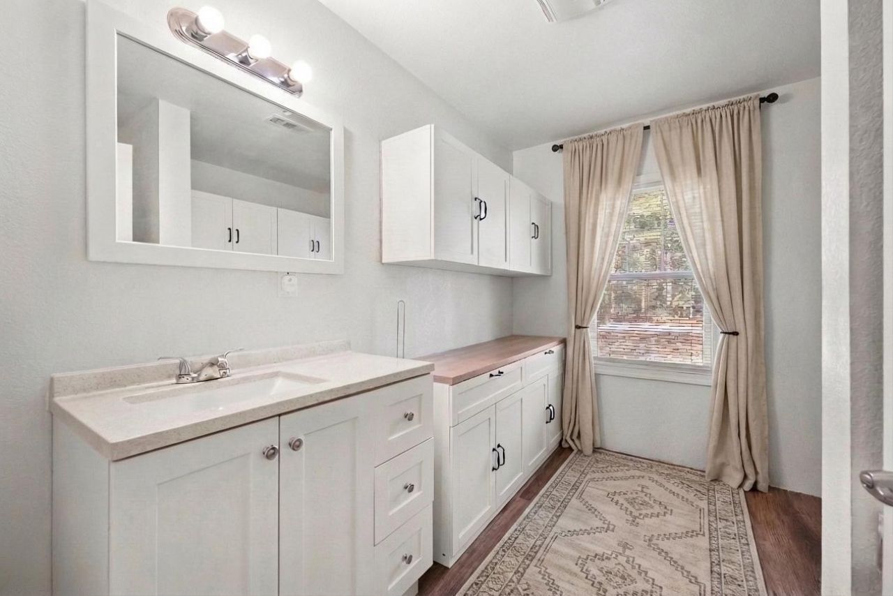 216 Mary Drive Photo 9