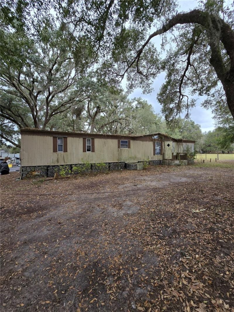 9046 SE 12th Street, Webster, FL 33597 Main Photo