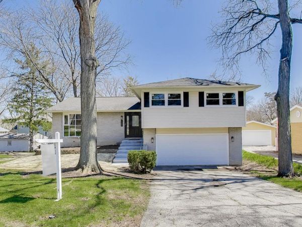 123 Kainer Avenue, Barrington, IL 60010