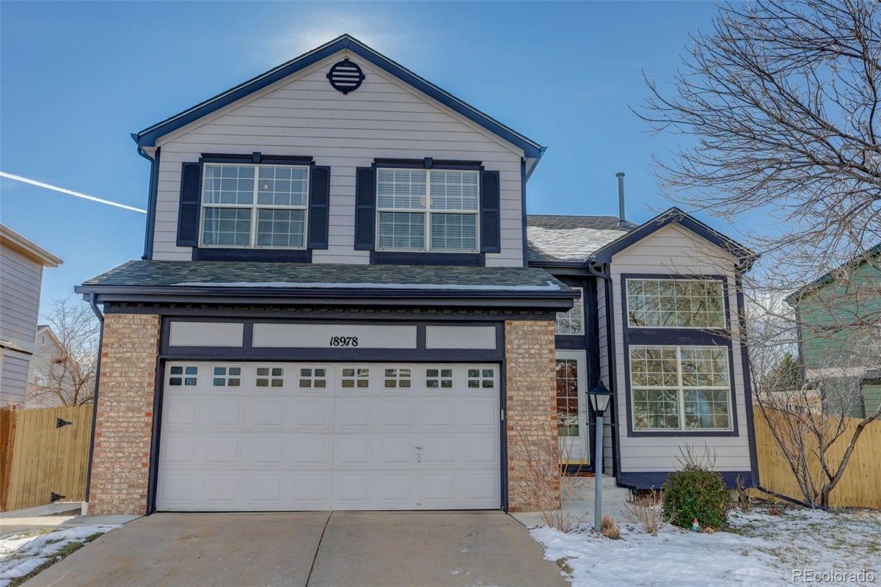 18978 E Crestridge Circle, Aurora, CO 80015 Main Photo