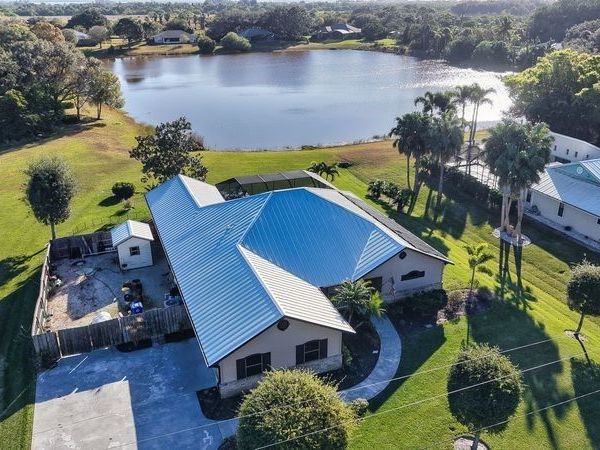 714 W Fischer Circle, Sebastian, FL 32958