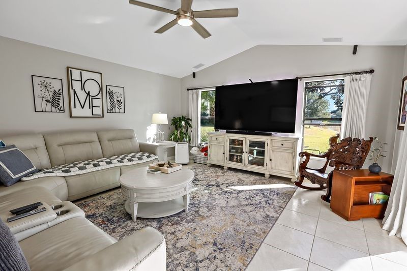 714 W Fischer Circle, Sebastian, FL 32958 Photo