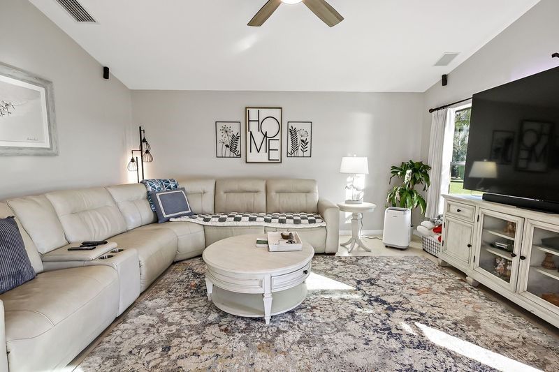 714 W Fischer Circle, Sebastian, FL 32958 Photo