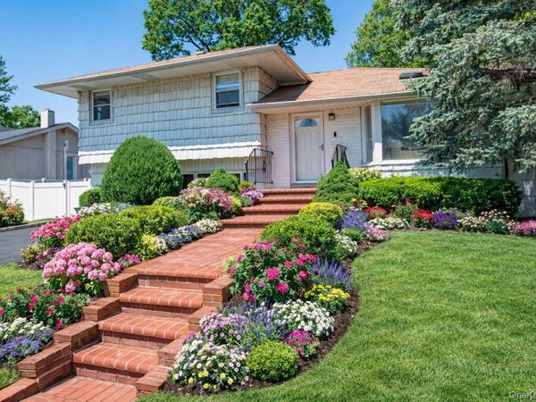 36 Middle Lane, Jericho, NY 11753