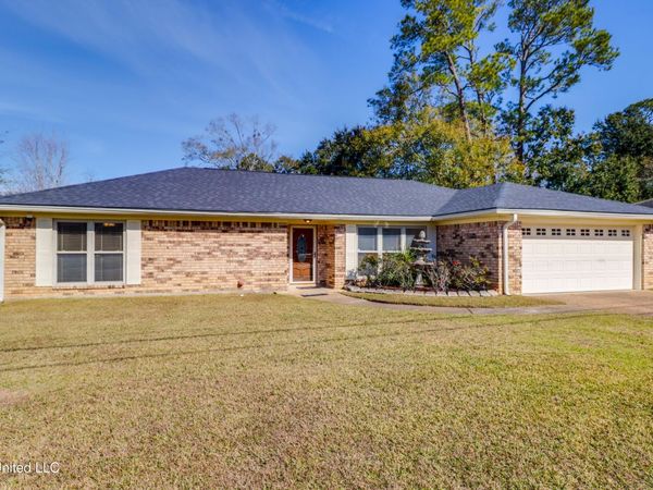 2408 Sunkist Country Club Road, Biloxi, MS 39532