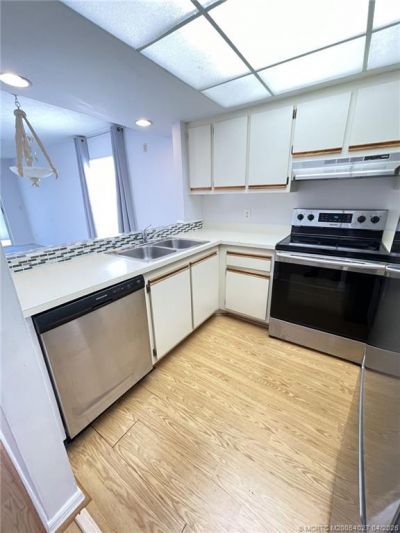 805 SE Central Parkway, Unit 16, Stuart, FL 34994 Photo