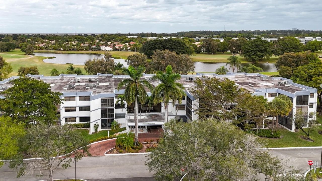 16251 Golf Club Road, Unit 305, Weston, FL 33326 Photo