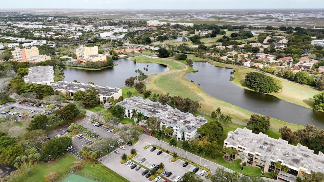 16251 Golf Club Road, Unit 305, Weston, FL 33326 Photo