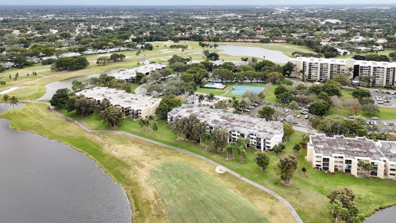 16251 Golf Club Road, Unit 305, Weston, FL 33326 Photo