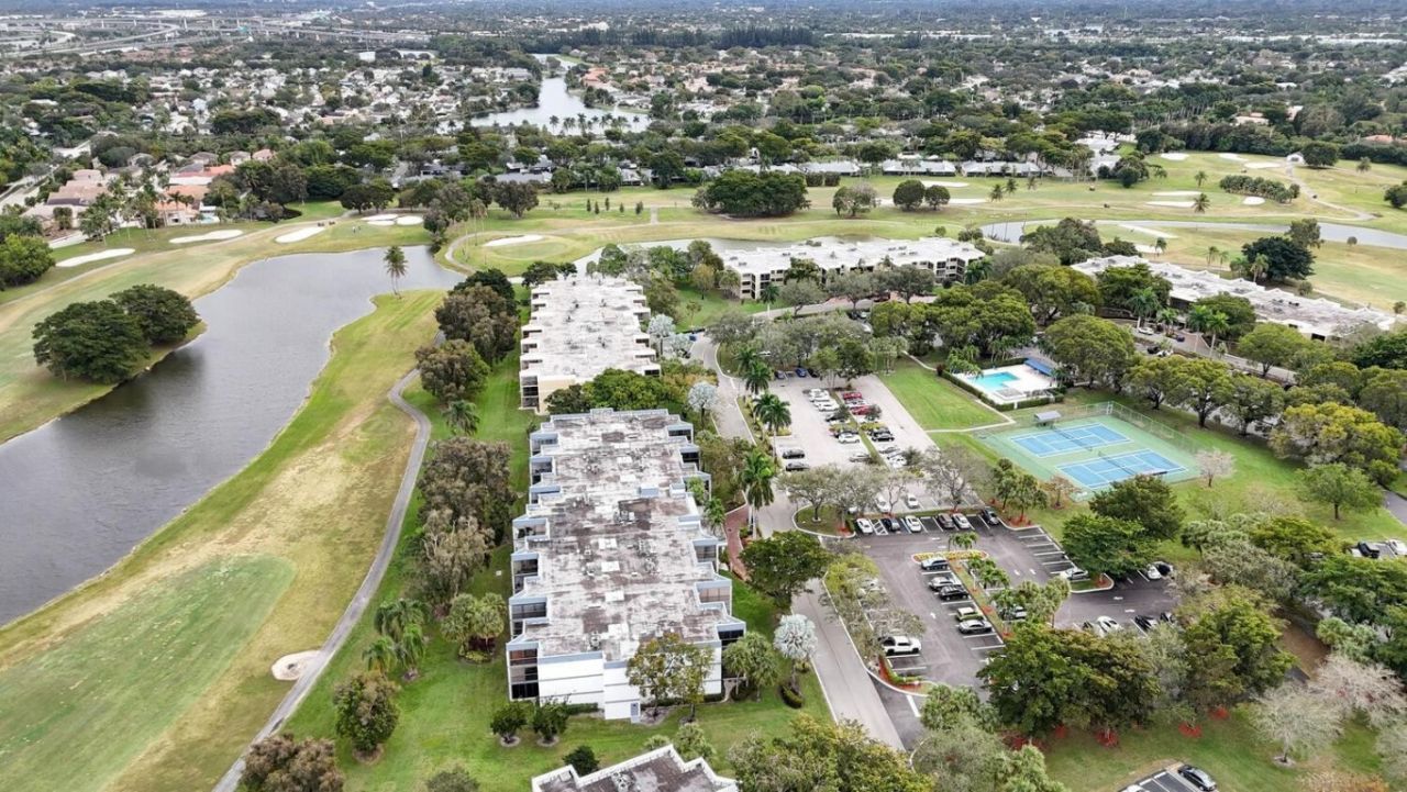 16251 Golf Club Road, Unit 305, Weston, FL 33326 Photo