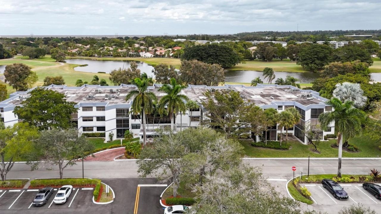 16251 Golf Club Road, Unit 305, Weston, FL 33326 Photo