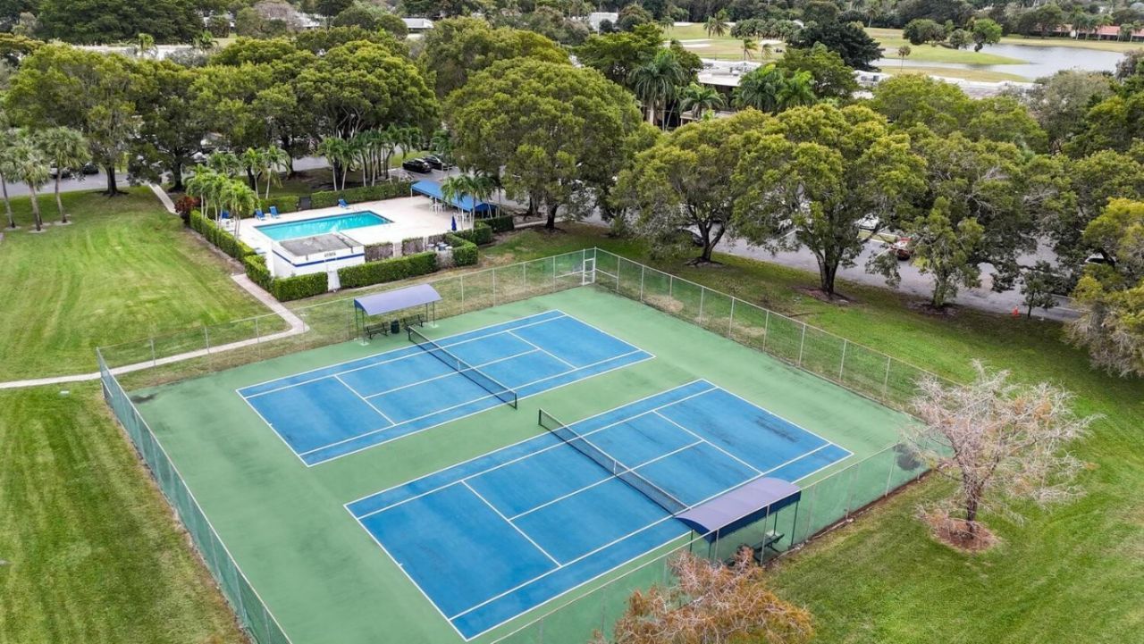 16251 Golf Club Road, Unit 305, Weston, FL 33326 Photo