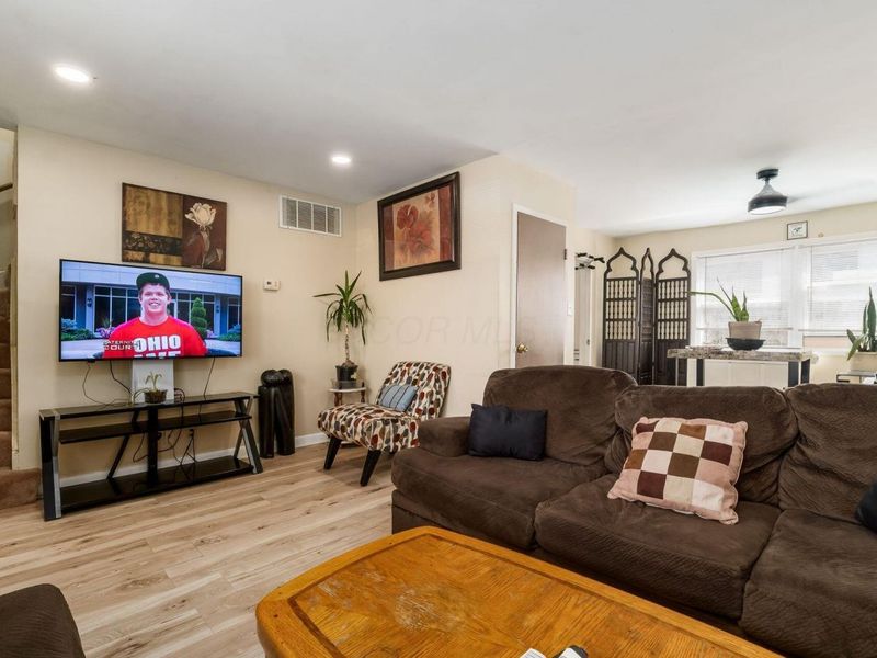 4 Oak Road, Columbus, OH 43217 Photo 4