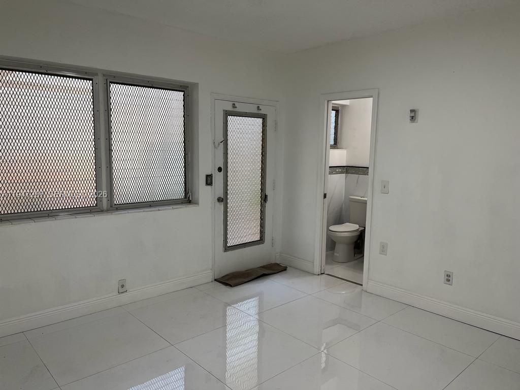 8420 Byron Ave, Unit 4, Miami Beach, FL 33141 Photo