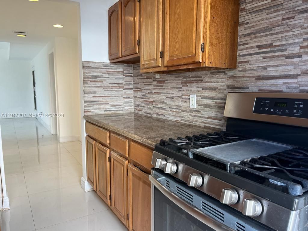 8420 Byron Ave, Unit 4, Miami Beach, FL 33141 Photo